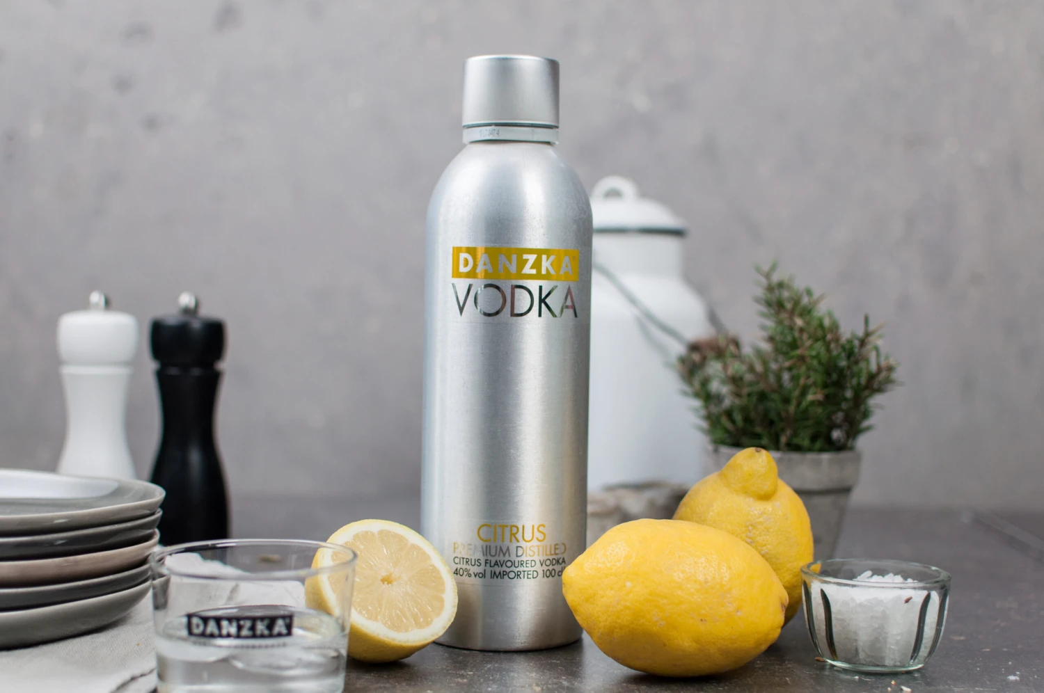 Danzka Vodka Citrus 40% 1,0l 2 Danzka Vodka Citrus 40% 1,0l – Bild 2